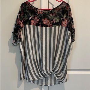Dolman sleeve front knotted top!